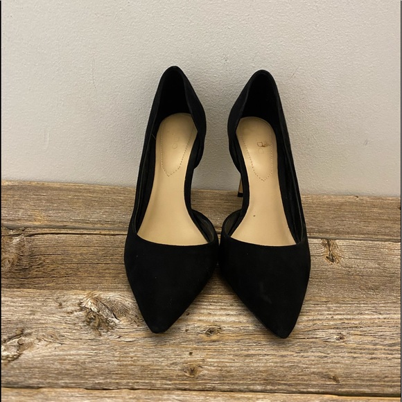 👠Aldo Black Upper with Gold Heels👠